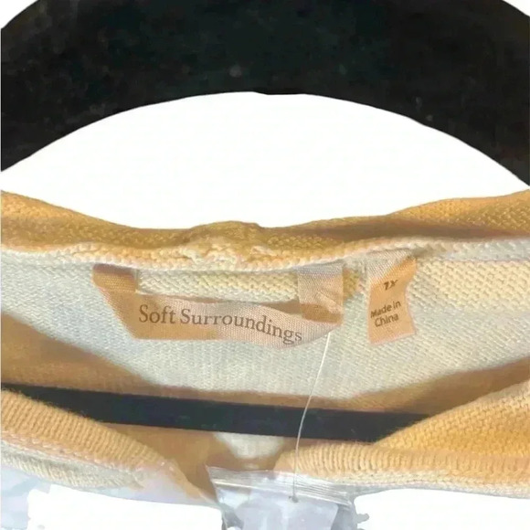 Soft Surroundings cream hooded sweater with sleeve cuffs. Size 1XL. NWT - Picture 2 of 7